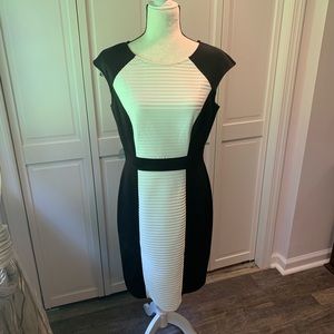 London Times sleeveless dress